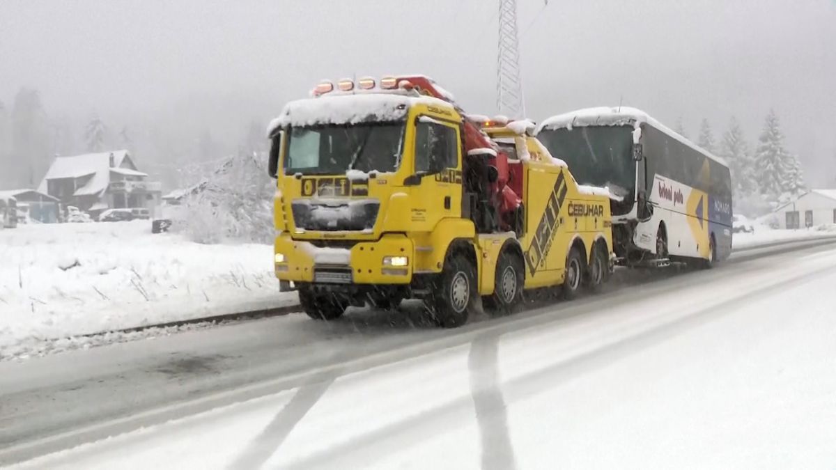 Kalamita v Chorvatsku. Silně sněží a vítr má sílu orkánu